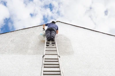 Peinture extérieure à Berzème — façades et ravalement